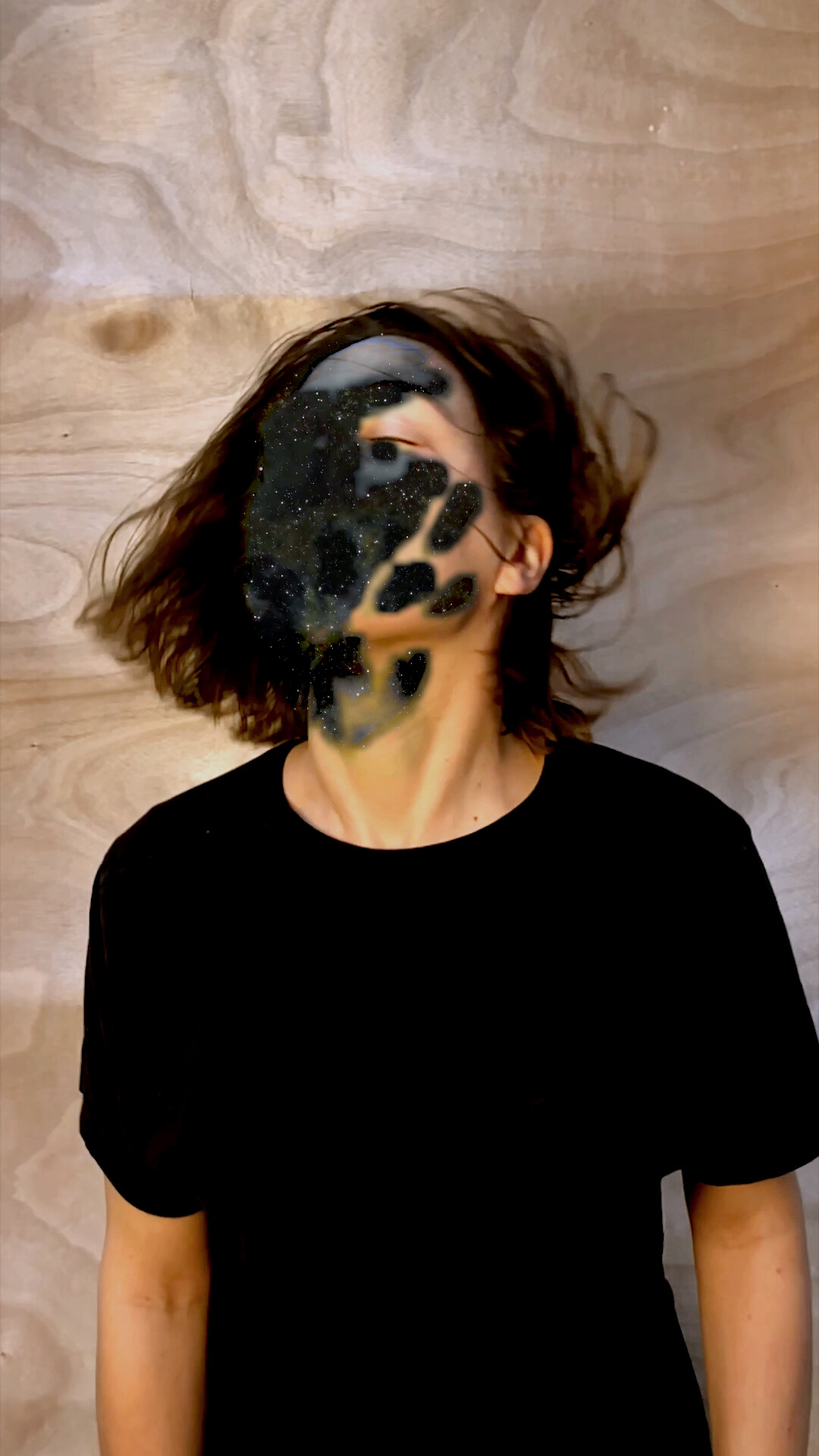 «Body exodus cosmos rave» by Lauren Huret. Video still. 5 minutes loop, 2020. Courtesy Roehrs&Boetsch and the artist.