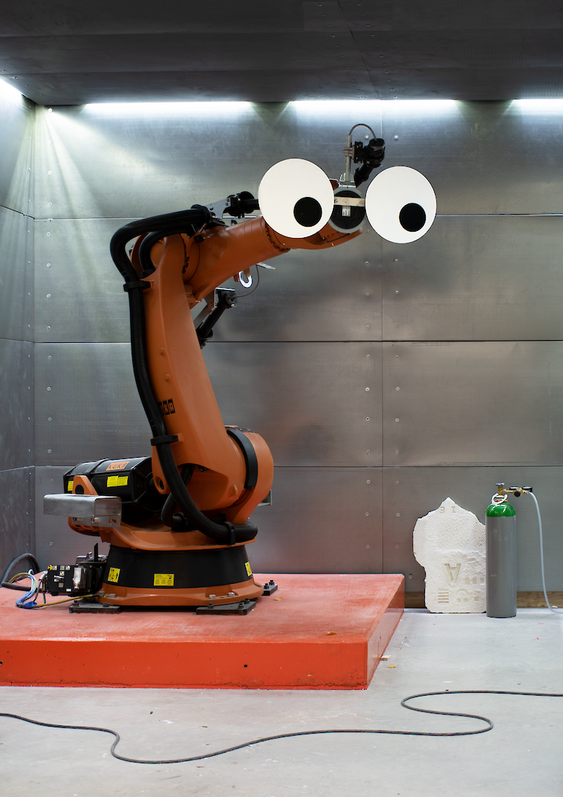 «void avoid (return nothing)» (2025). © AATB.